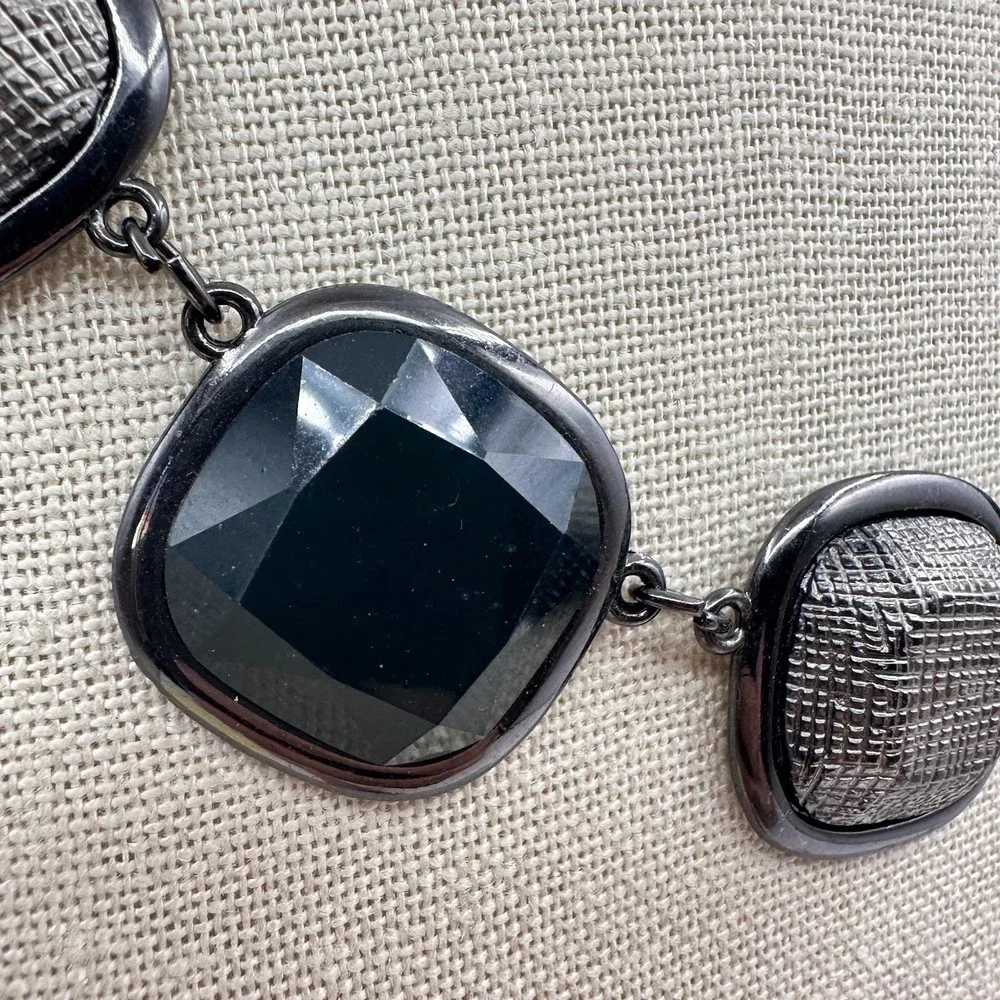 Vintage Gunmetal Tone Black Faceted Acrylic‎ Mesh Pillow Station Collar Necklace